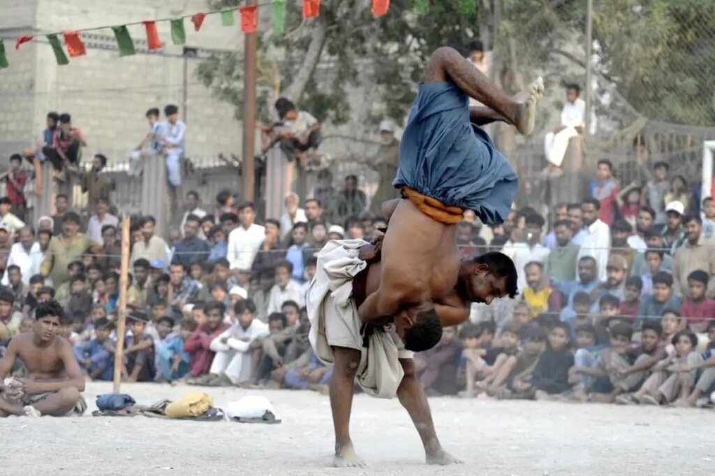 sindhi malakhra pakistanin geleneksel guresi gelecege tasiniyor tmjVaTQ8.jpg