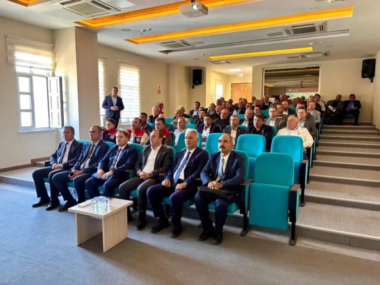 tarim sayimi icin bilgilendirme toplantisi duzenlendi i4MsBBrq.jpg