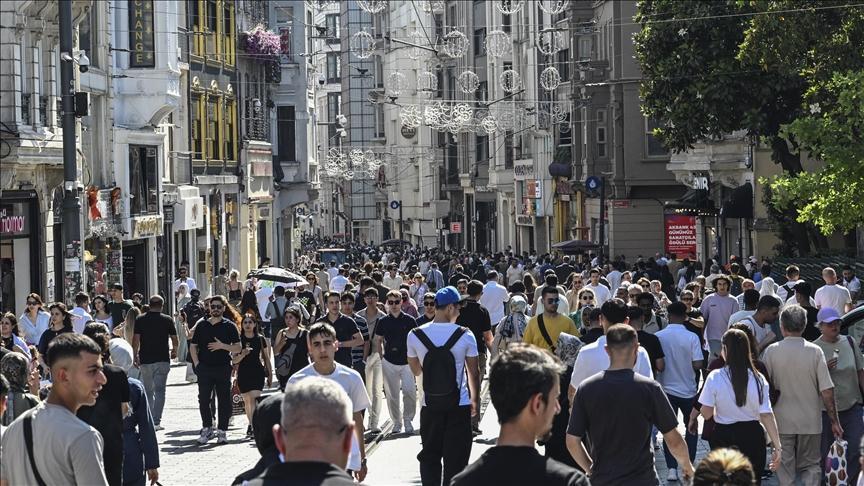tuketim harcamalarinda en yuksek pay istanbulun cm6FfRP3.jpg